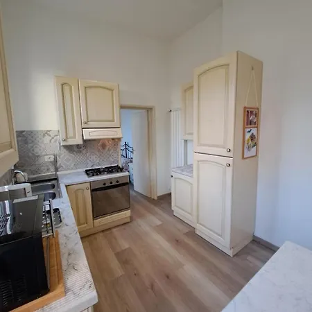 Lilli Elena Viareggio