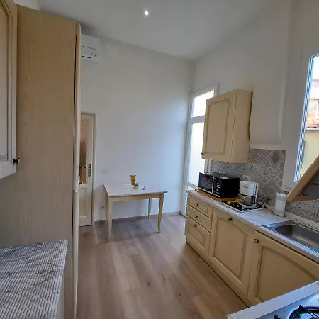 Lilli Elena Apartman *
