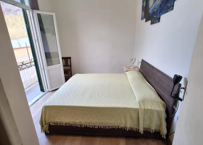 Lilli Elena ヴィアレッジョ